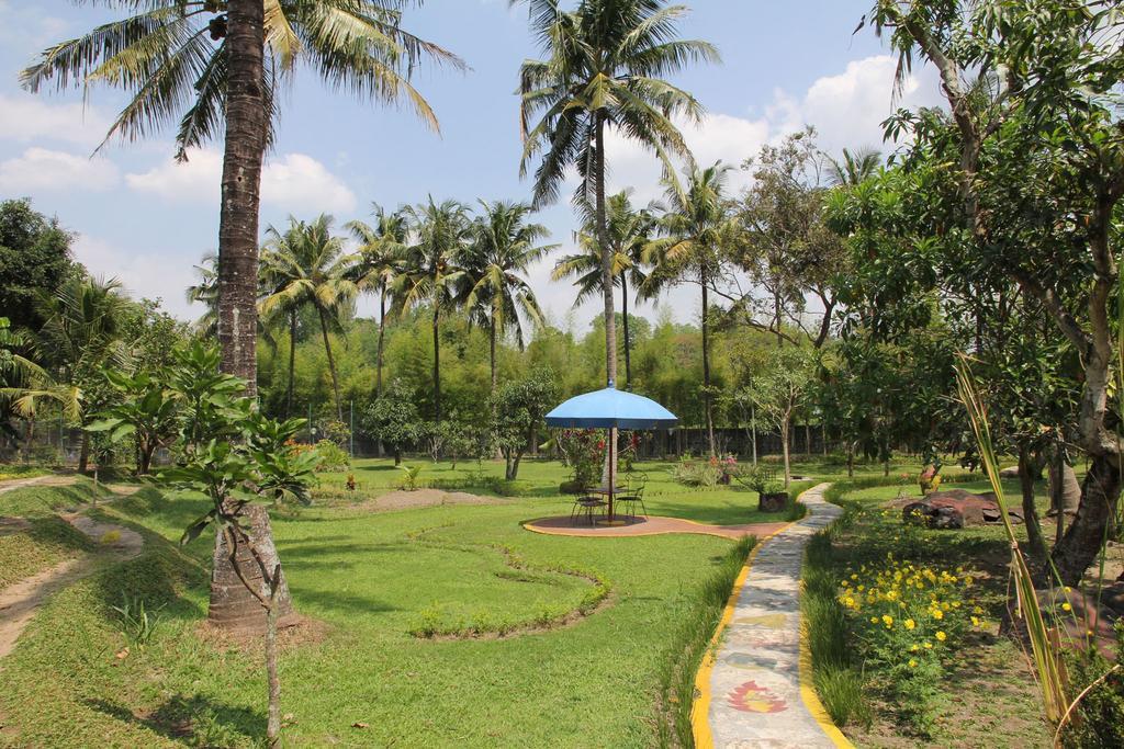 The Jayakarta Yogyakarta Hotel & Spa Exterior photo