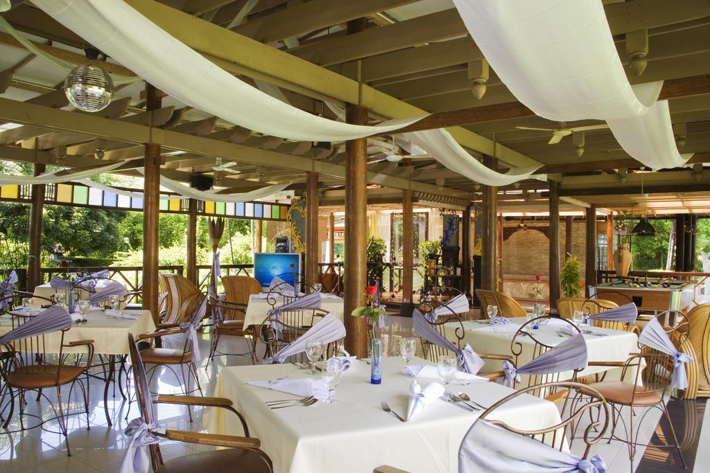 The Jayakarta Yogyakarta Hotel & Spa Maguwo Exterior photo